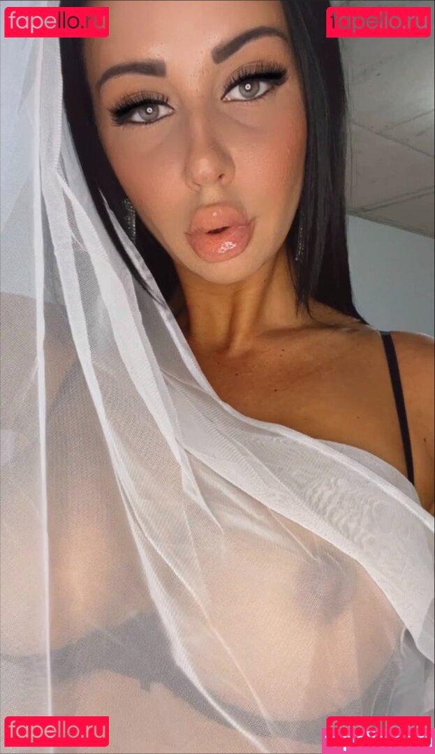 Clare Cochrane / clarecochrane23 / cochraneclare3 Onlyfans Photo Gallery 