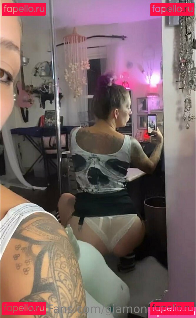 amyymarie118 / giamonroe11_free Onlyfans Photo Gallery 