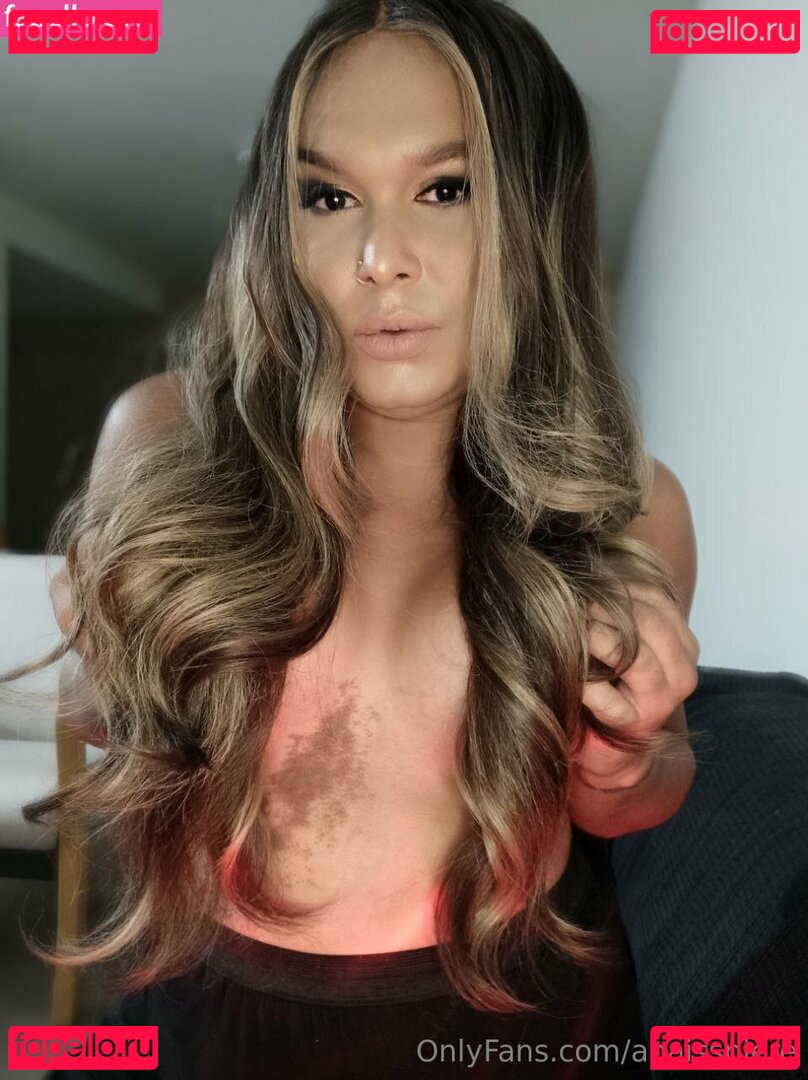 anaispee / anaisspiere Onlyfans Photo Gallery 