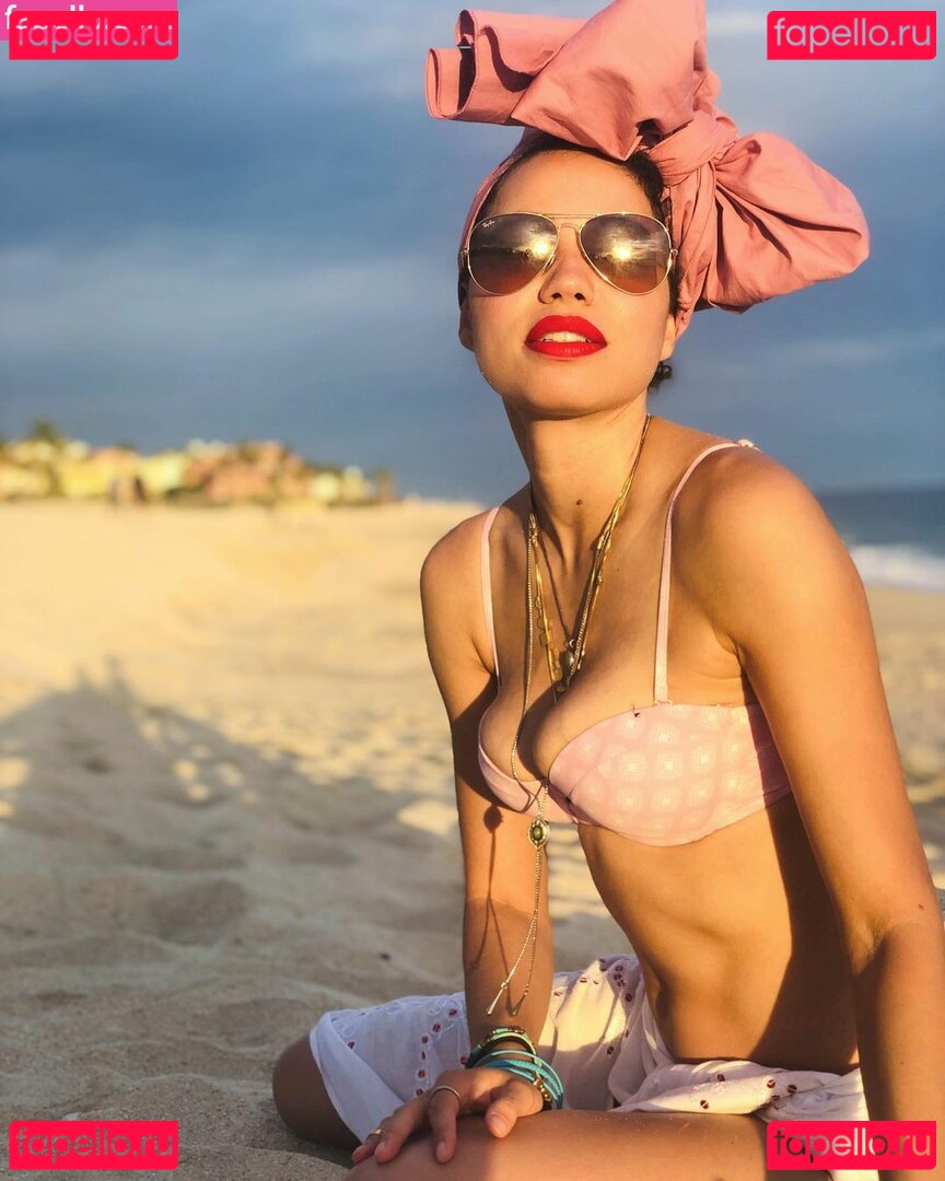 Jurnee Smollett / jurneesmollett Onlyfans Photo Gallery 