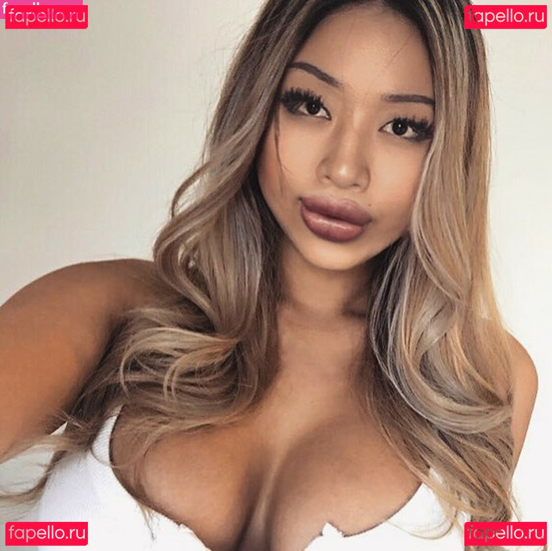Tiffany Luu / luulii / tluuxox Onlyfans Photo Gallery 