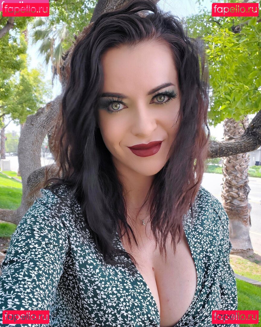 Meganrandom / itsmeganrandom Onlyfans Photo Gallery 