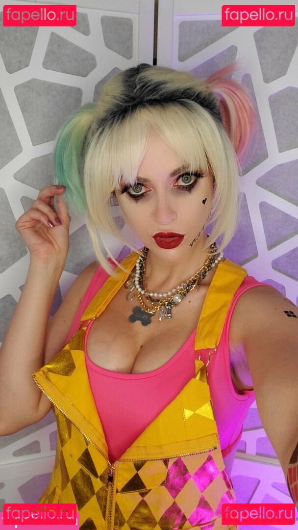 Meganrandom / itsmeganrandom Onlyfans Photo Gallery 