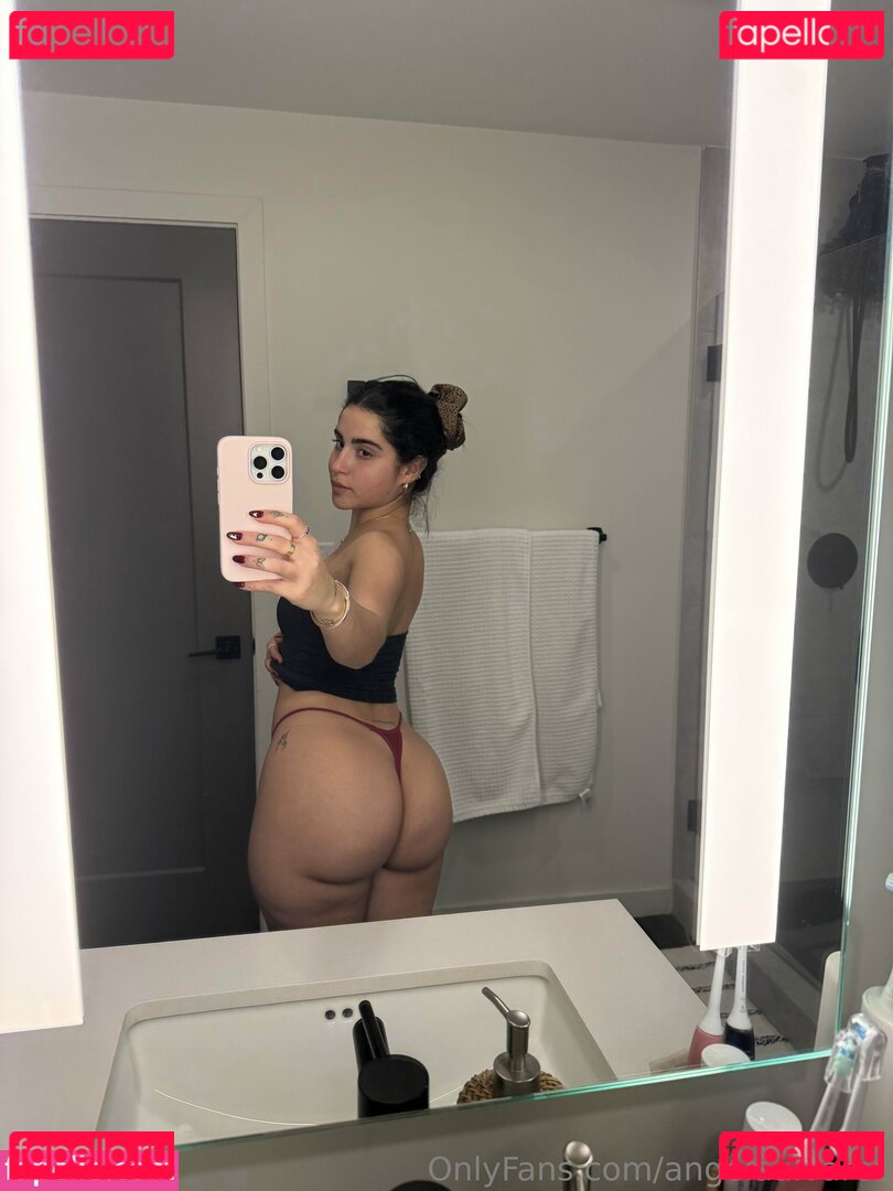 Angelaalvarez / angeelaalvarezz Onlyfans Photo Gallery 