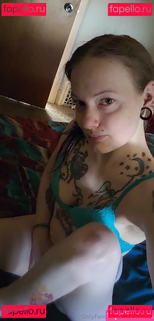 frostyvixen Onlyfans Photo Gallery 