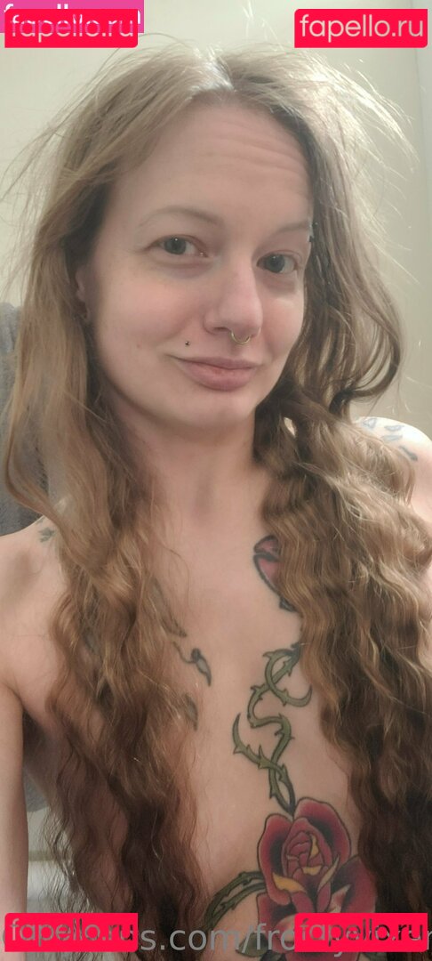 frostyvixen Onlyfans Photo Gallery 