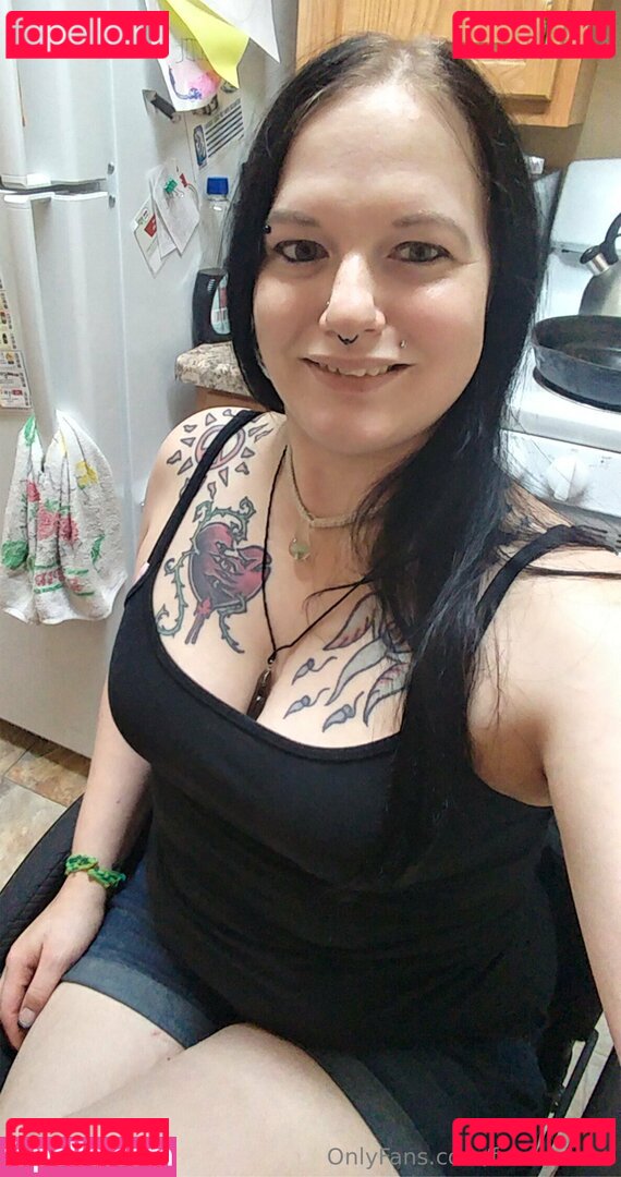 frostyvixen Onlyfans Photo Gallery 