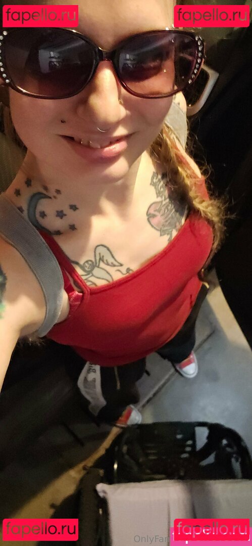 frostyvixen Onlyfans Photo Gallery 