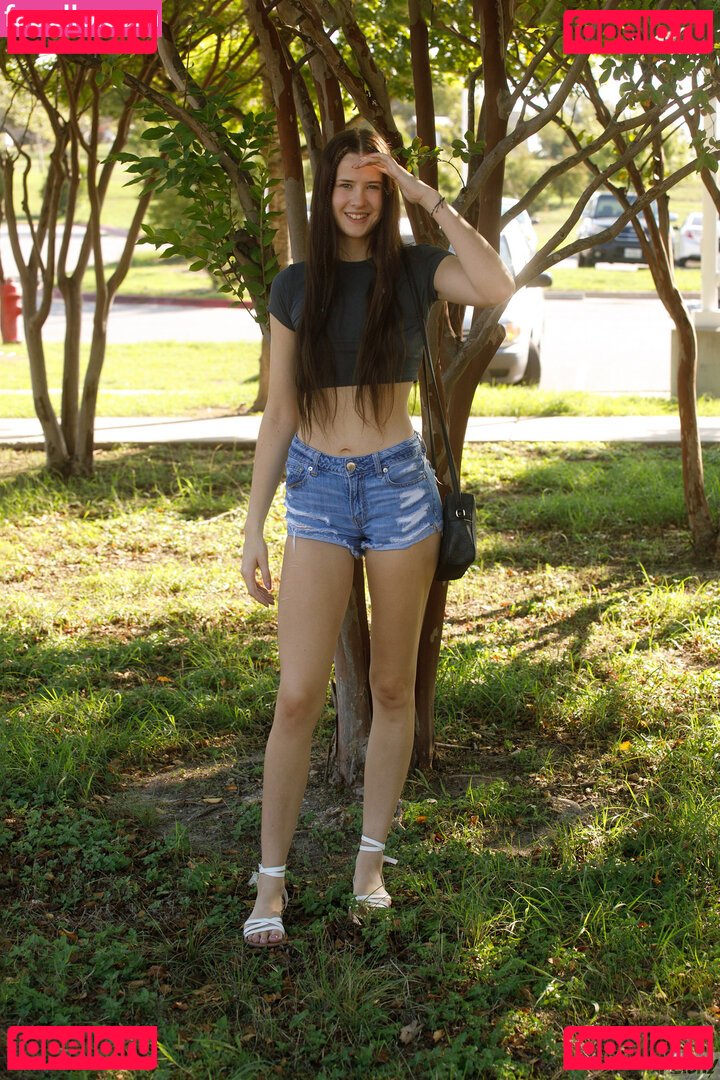 Athena Heart / AthenaHearttt / athenaheartxx / athenaheartxxx Onlyfans Photo Gallery 