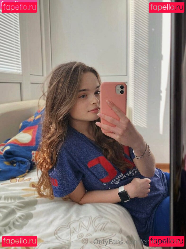 emily_petite / petite_emilyy Onlyfans Photo Gallery 