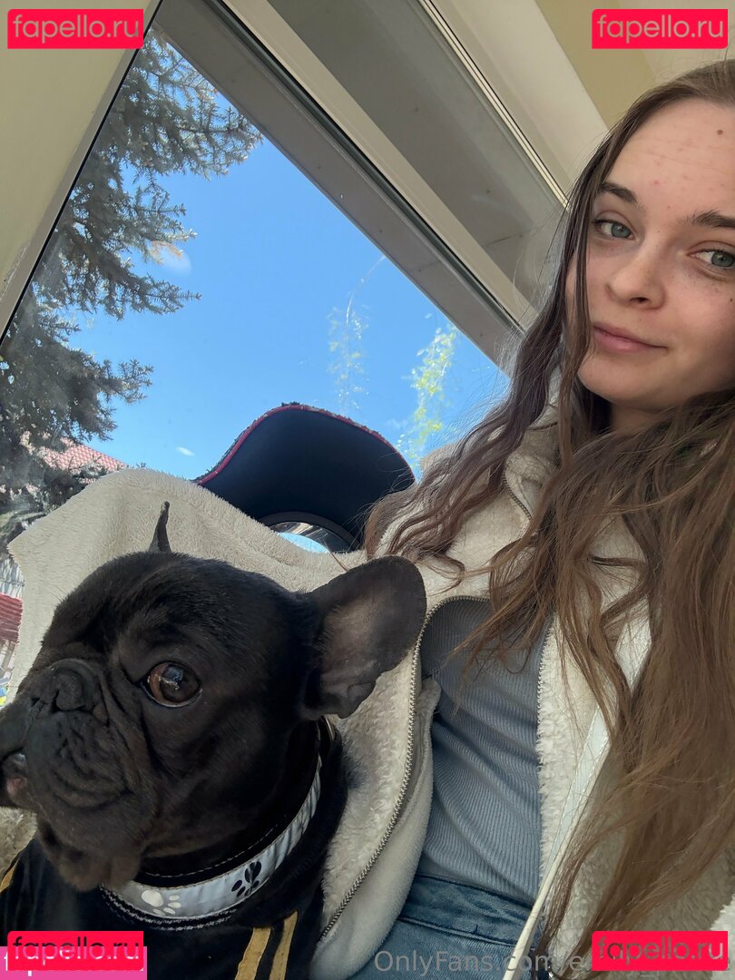 emily_petite / petite_emilyy Onlyfans Photo Gallery 