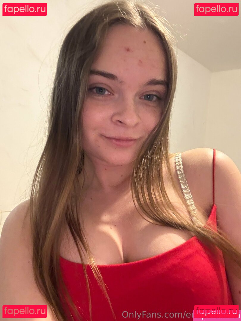 emily_petite / petite_emilyy Onlyfans Photo Gallery 