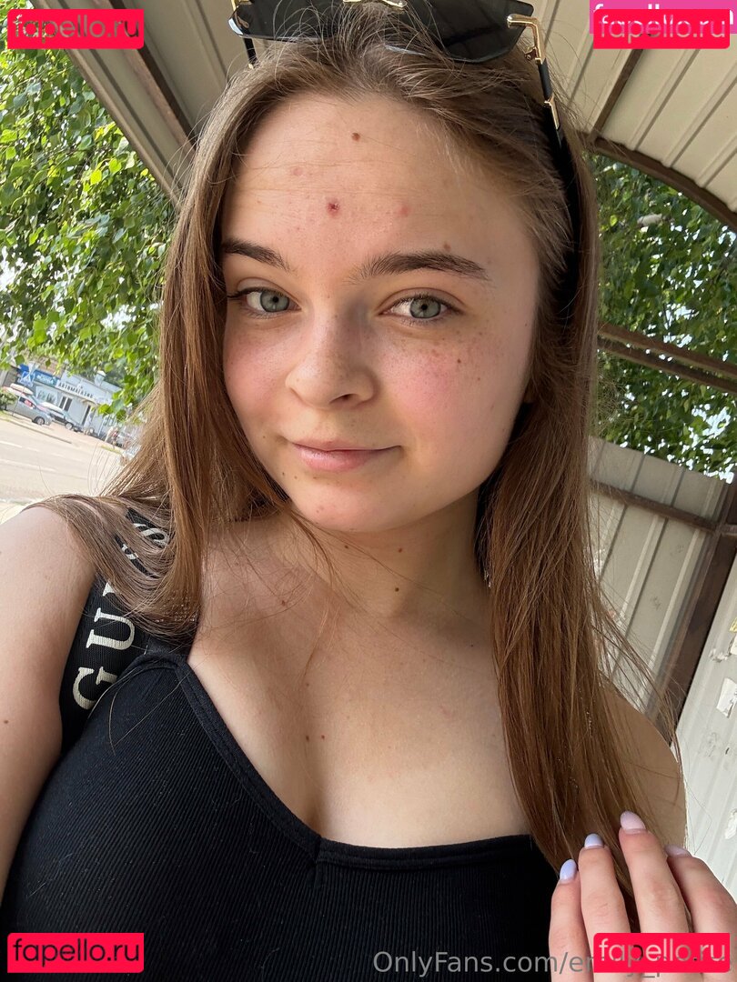 emily_petite / petite_emilyy Onlyfans Photo Gallery 