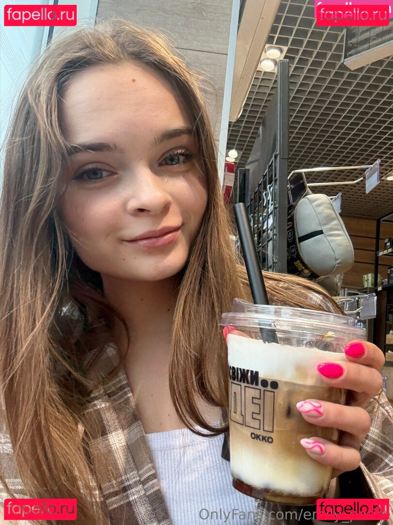 emily_petite / petite_emilyy Onlyfans Photo Gallery 