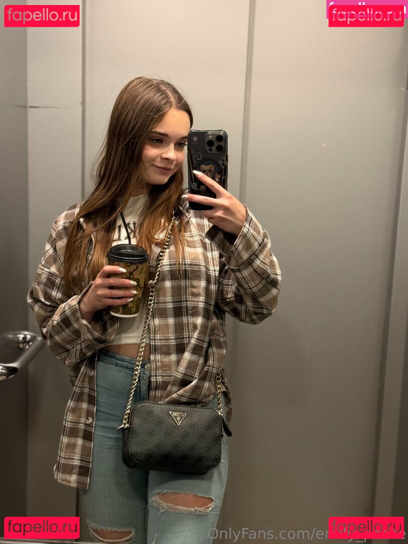 emily_petite / petite_emilyy Onlyfans Photo Gallery 