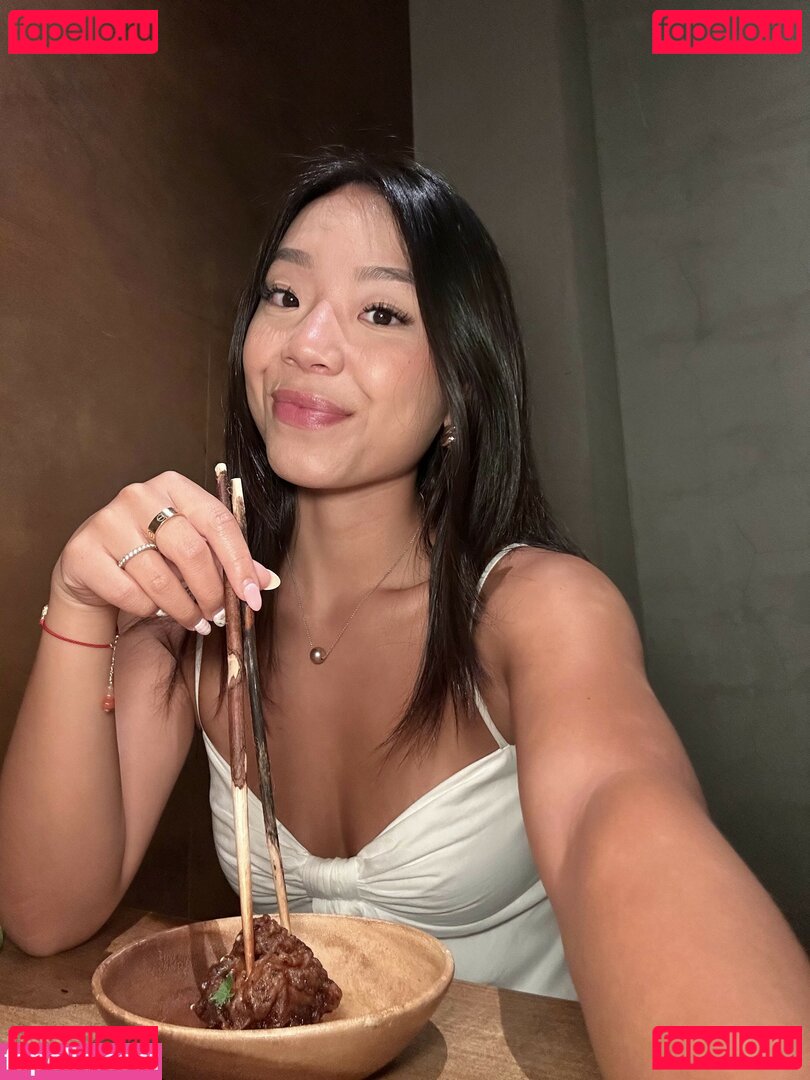 eatingalonediaries / khaleesi420eats Onlyfans Photo Gallery 