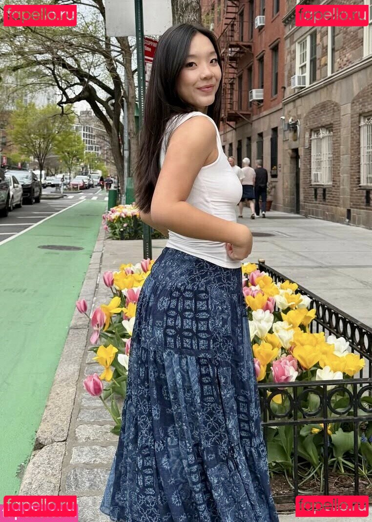 eatingalonediaries / khaleesi420eats Onlyfans Photo Gallery 