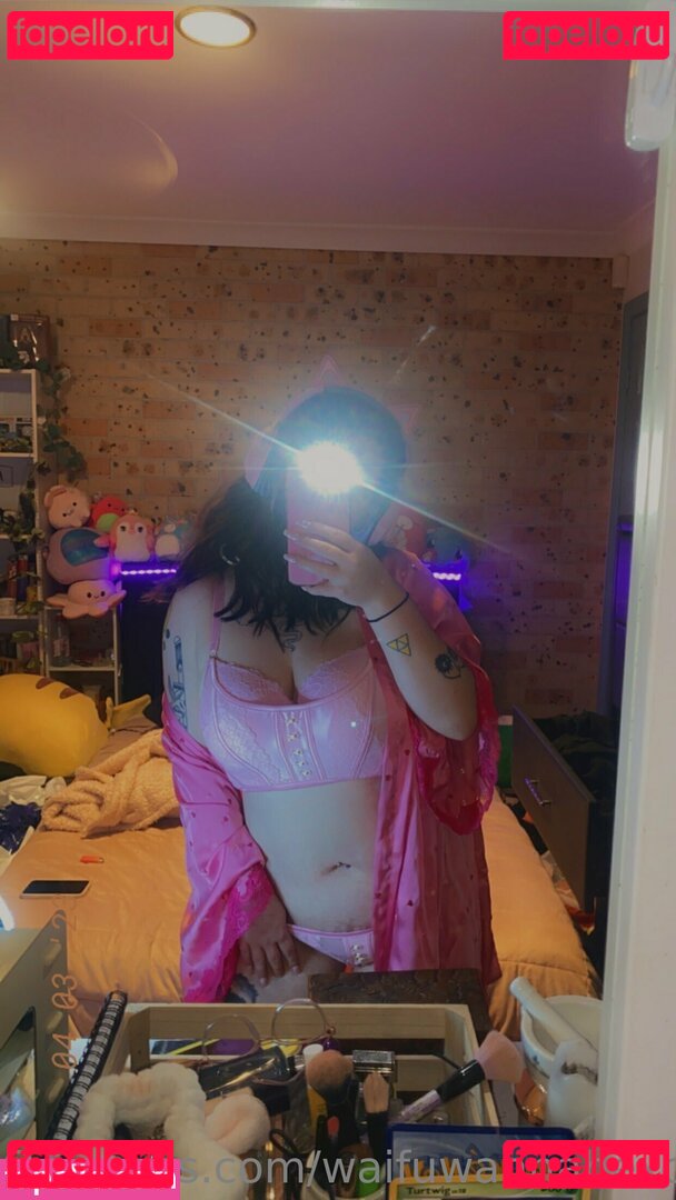 honeybearwaifu / waifuwannabexo Onlyfans Photo Gallery 