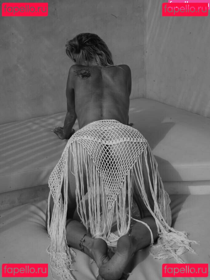 Emily Jane Deeley / emilyjanedeeley / zaradeeley Onlyfans Photo Gallery 