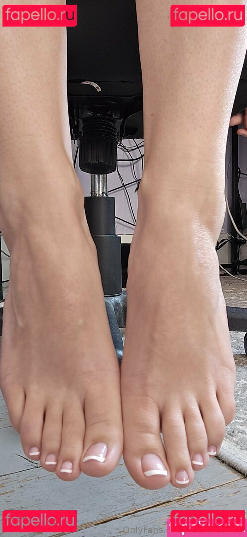 GamertoesKZ / galleriaofsoles Onlyfans Photo Gallery 