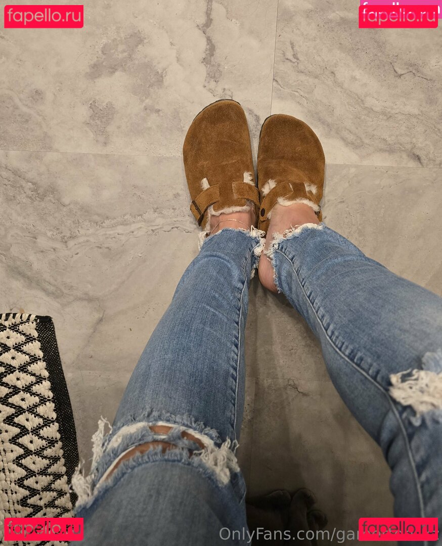 GamertoesKZ / galleriaofsoles Onlyfans Photo Gallery 