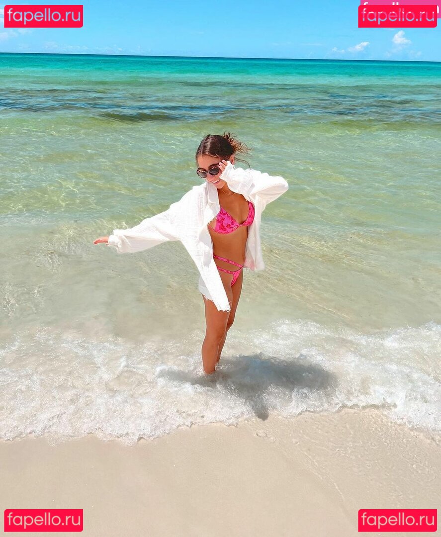 Ellie Dobleske / ellieraedobleske / scrubnumberone Onlyfans Photo Gallery 