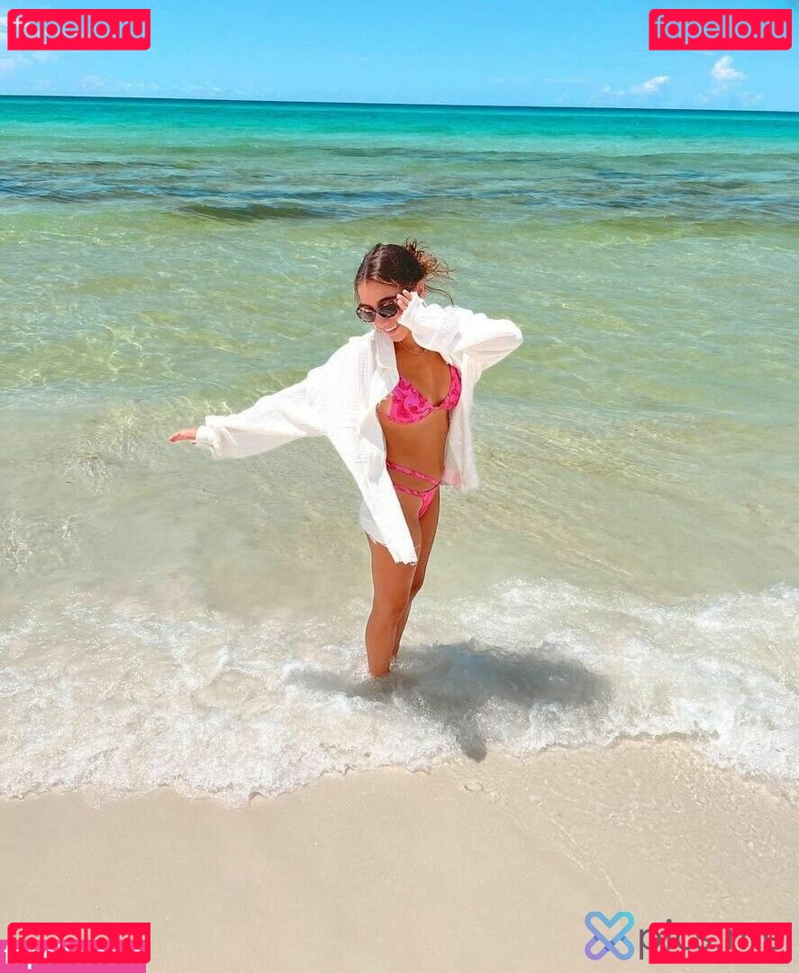 Ellie Dobleske / ellieraedobleske / scrubnumberone Onlyfans Photo Gallery 