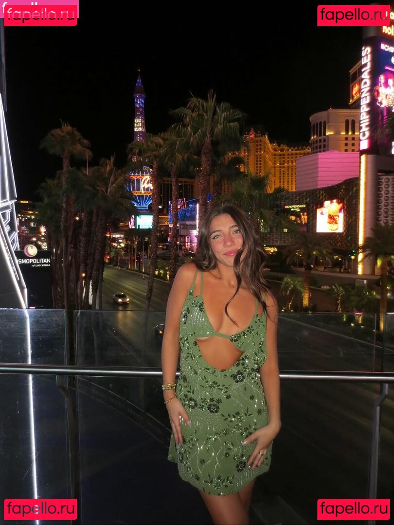 Ellie Dobleske / ellieraedobleske / scrubnumberone Onlyfans Photo Gallery 