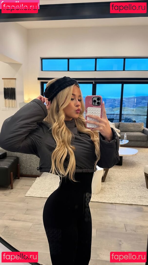 Katalina Cartmel  / Katalina Cartmel / Katalinacarttmel / Katcartmel / katalinacarttmel Onlyfans Photo Gallery 