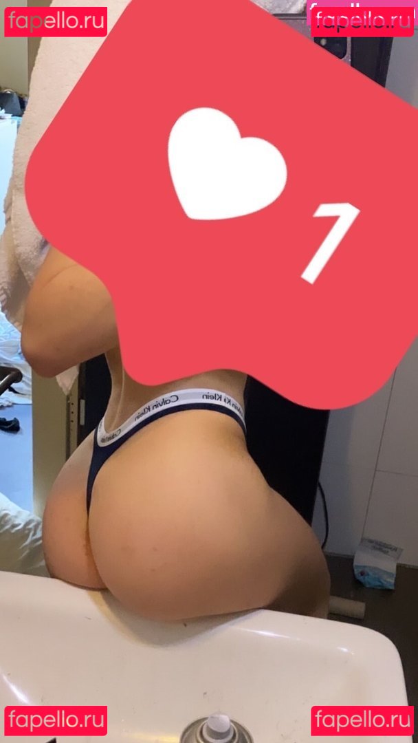Lara Büttner / larabttnlara / larabttnn Onlyfans Photo Gallery 