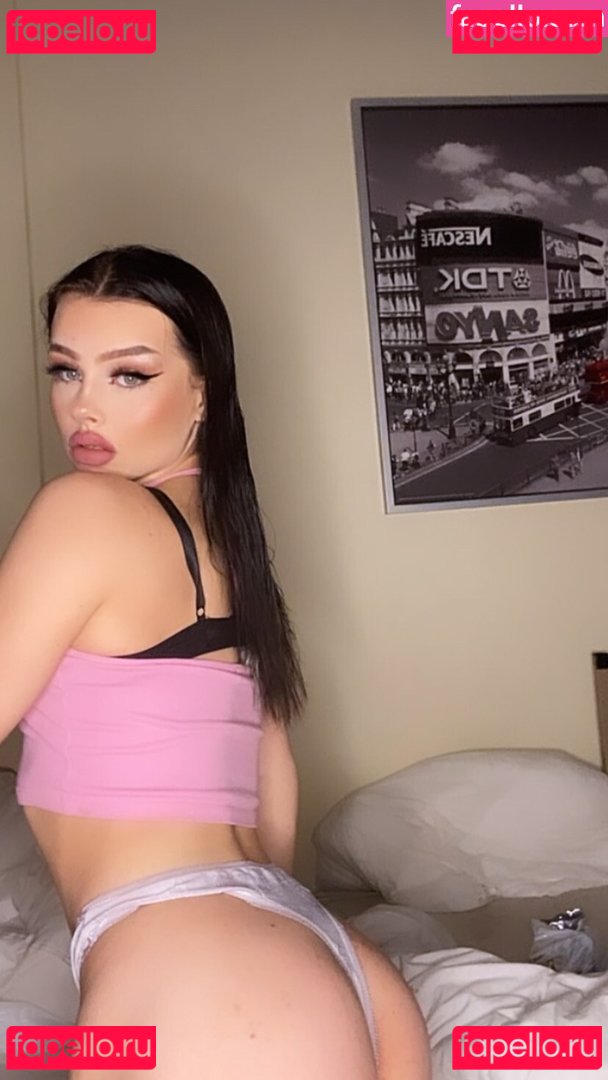 Lara Büttner / larabttnlara / larabttnn Onlyfans Photo Gallery 