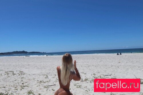 Anelaraiin Nude Onlyfans Photo 51
