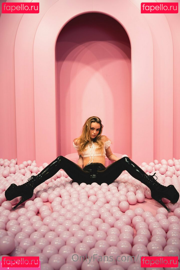 GiuliaHmb / Marie.99 / giulia.hmb Onlyfans Photo Gallery 