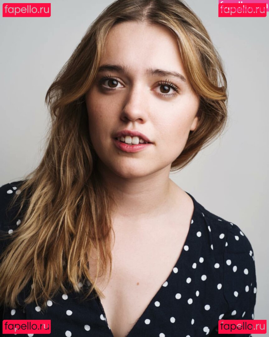 Aimee Lou Wood / Aimee-Lou Wood / aimeelouwood Onlyfans Photo Gallery 