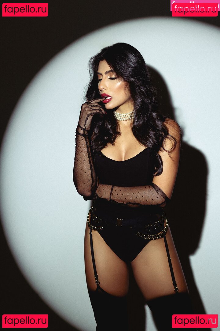 Rosalie Vega / rosalievega Onlyfans Photo Gallery 