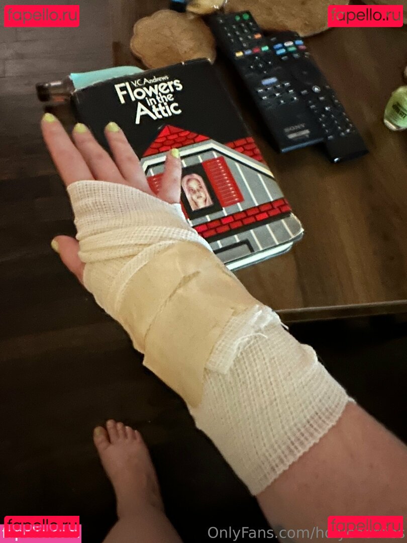 holycherries Onlyfans Photo Gallery 