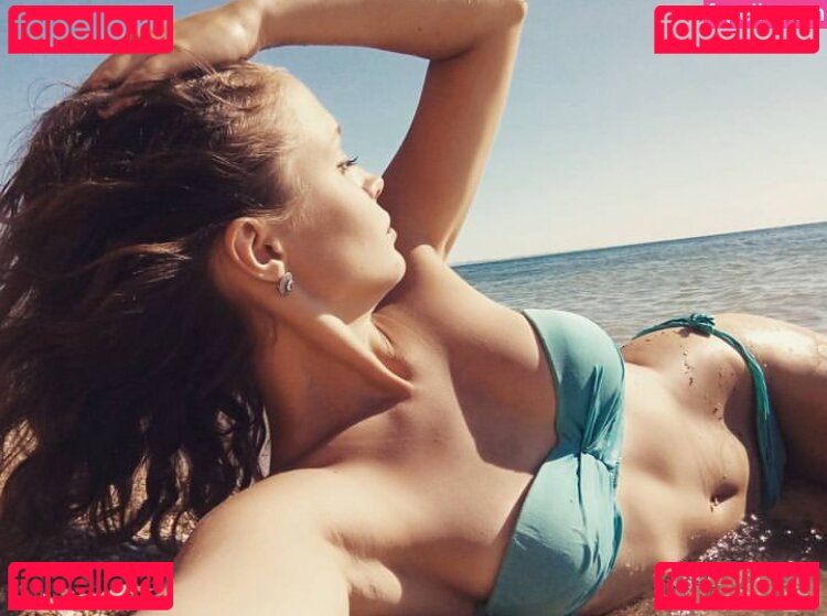 ASMR Elizabeth B / elizabeth.asmr / lizequalsasmr Onlyfans Photo Gallery 