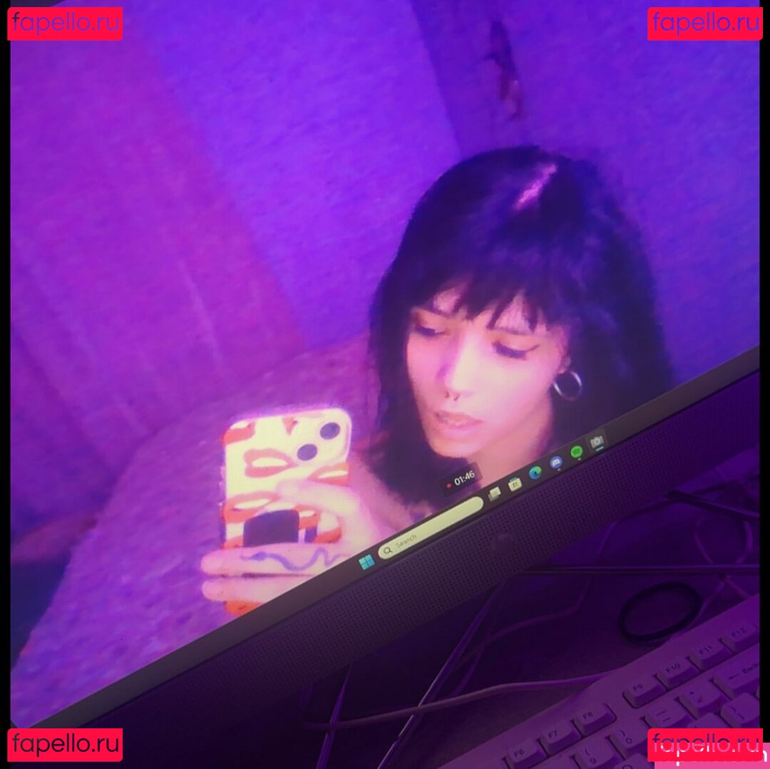 Julia Graham / teasingmoon / teasingmoon... / temptedevil / temptedevil... Onlyfans Photo Gallery 