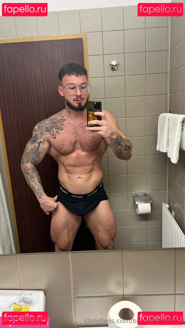 blonde_kingg / blondekingfree Onlyfans Photo Gallery 