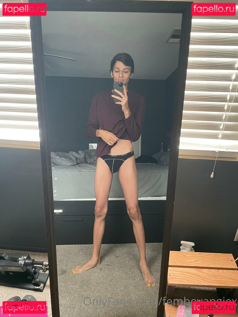 femboyangiesfeet / perfect_feet_in_sexy_shoes Onlyfans Photo Gallery 