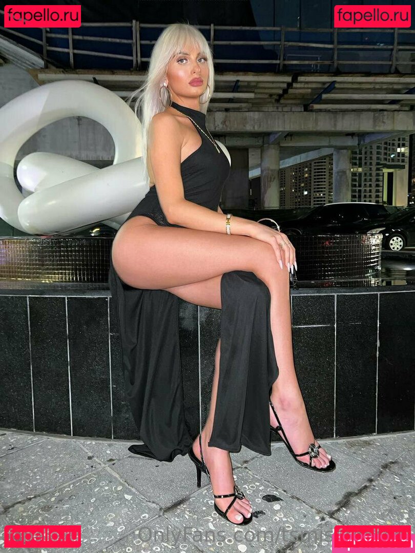 marabeencroft / tsmissmaraa Onlyfans Photo Gallery 