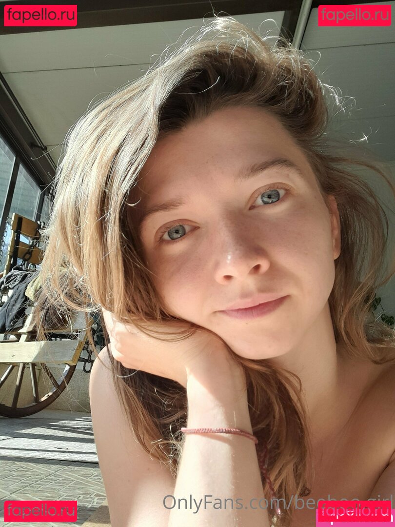 beeboo.girl / beeboogirl / honey.beeboo Onlyfans Photo Gallery 