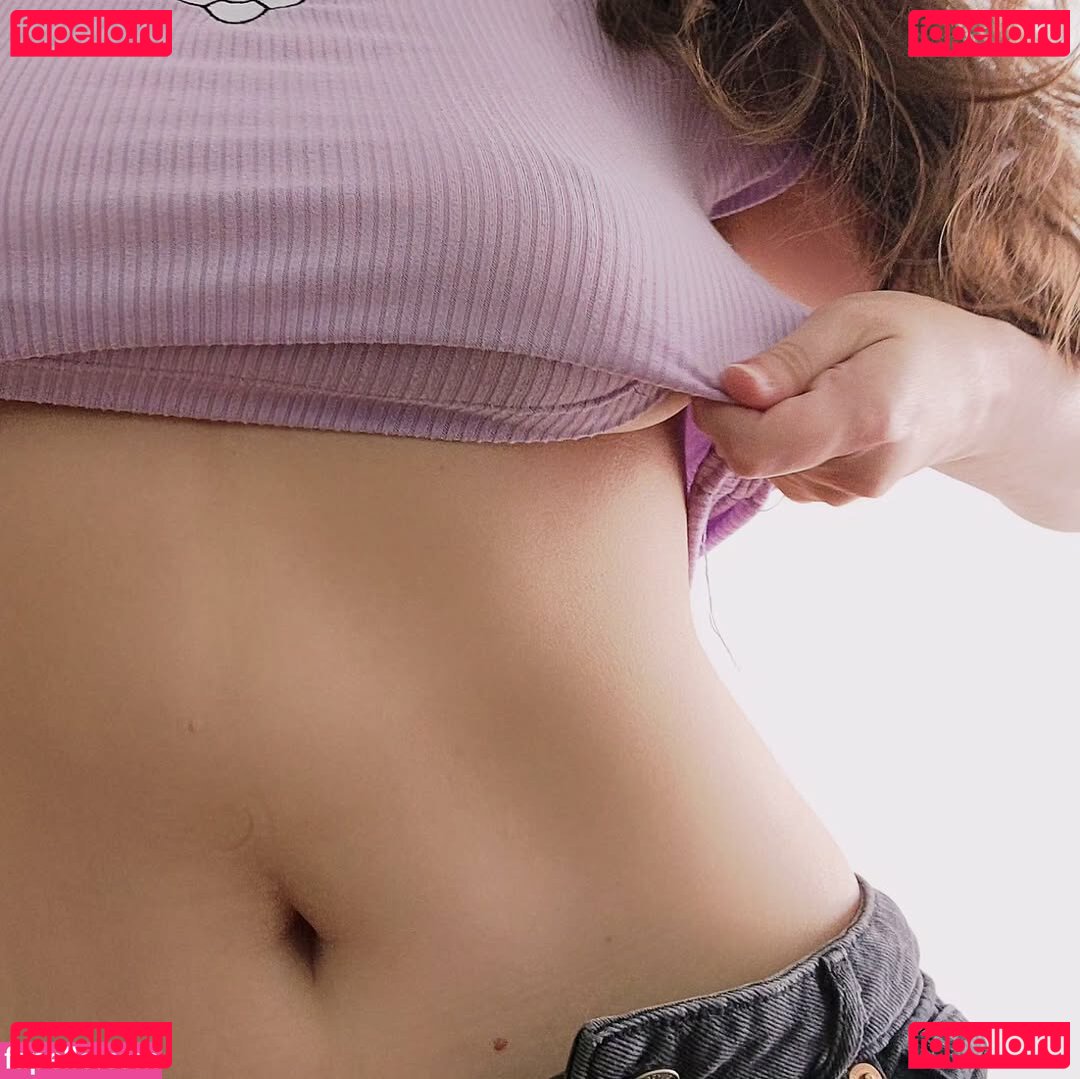 Goddess Mell / https: / mellowish / xmellowishx Onlyfans Photo Gallery 