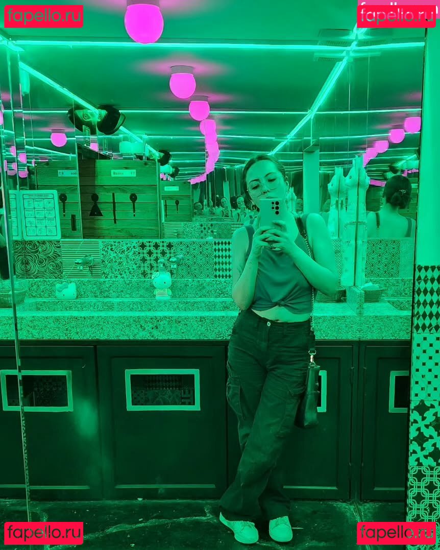 Goddess Mell / https: / mellowish / xmellowishx Onlyfans Photo Gallery 