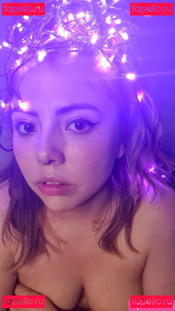 Goddess Mell / https: / mellowish / xmellowishx Onlyfans Photo Gallery 