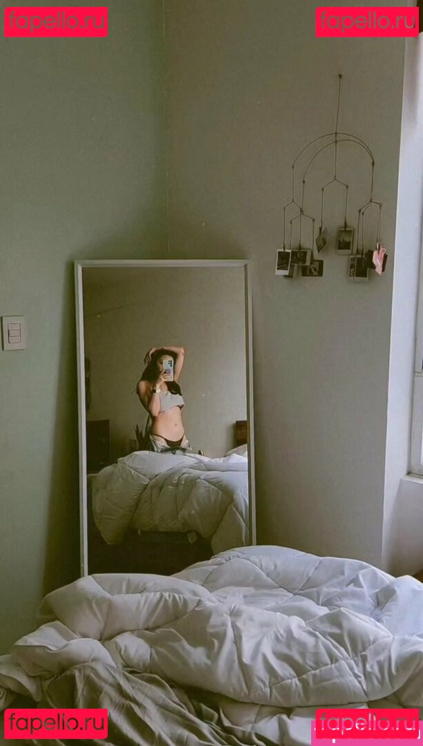 Goddess Mell / https: / mellowish / xmellowishx Onlyfans Photo Gallery 