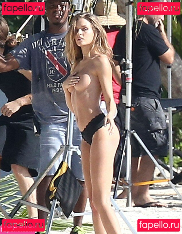 Josephine Skriver / josephineskriver / josephinskriver Onlyfans Photo Gallery 