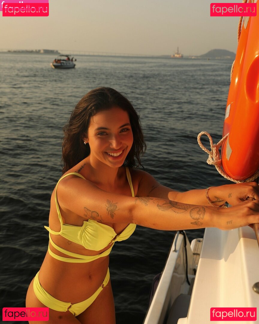 Vanessa Lopes / u140265647 / vanessalopesr_ Onlyfans Photo Gallery 