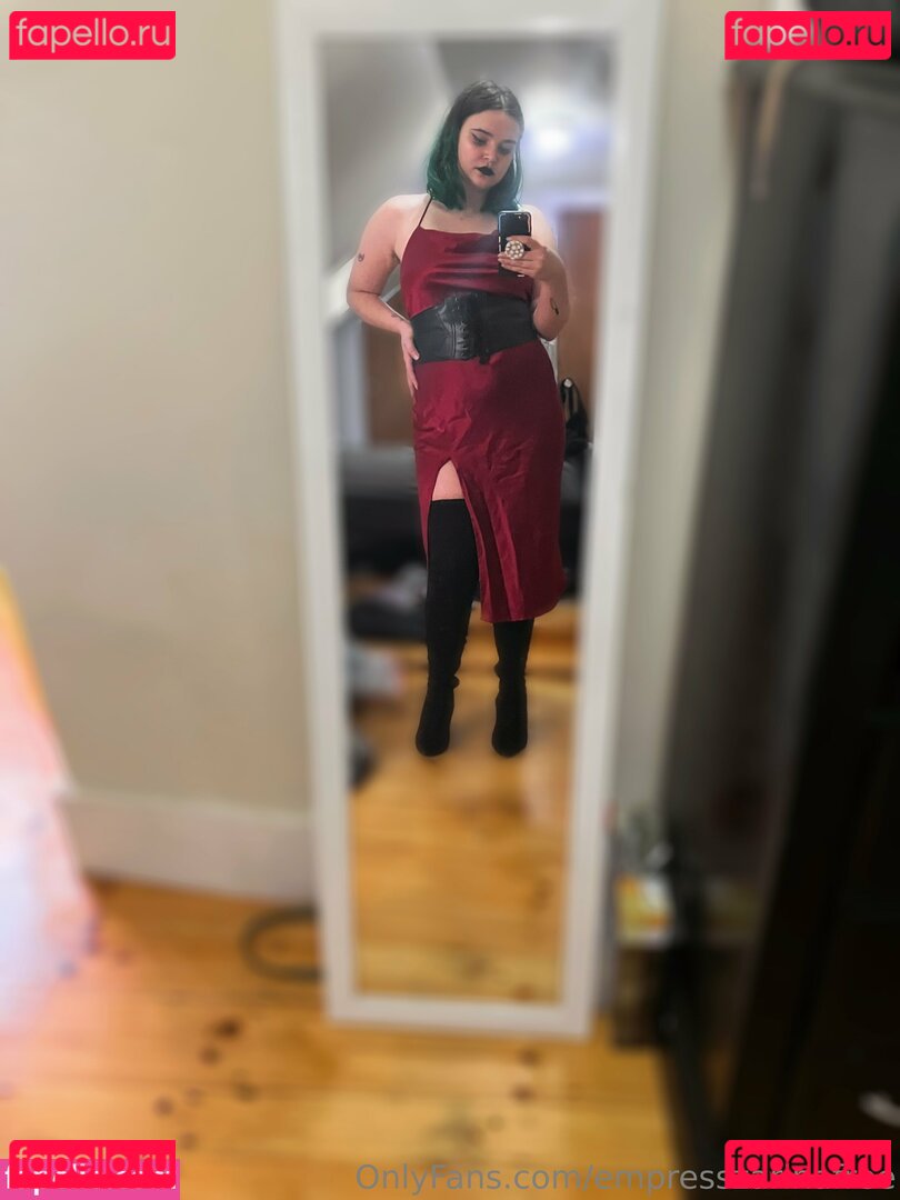 empressnazare / empresszarinafree Onlyfans Photo Gallery 