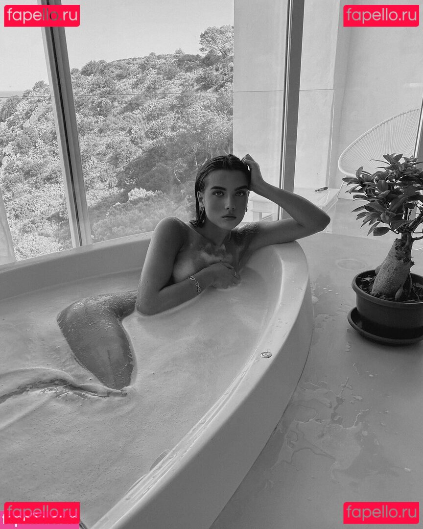 Claire Molin / claire_moulin / clairecsslmn Onlyfans Photo Gallery 